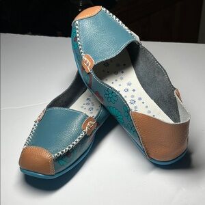 Stylish Blue and Tan Women's Loafers